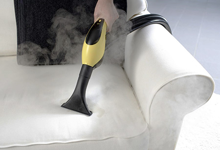 Traitement à la vapeur du canapé