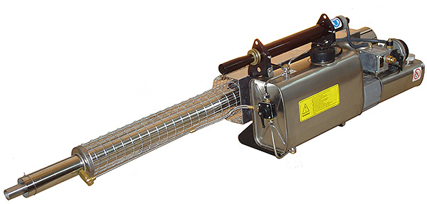 Et cette photo montre un générateur de brouillard chaud.