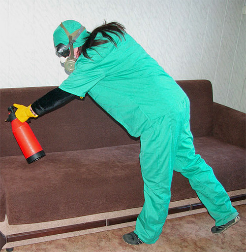 Un équipement de protection doit être porté avant le traitement de surface