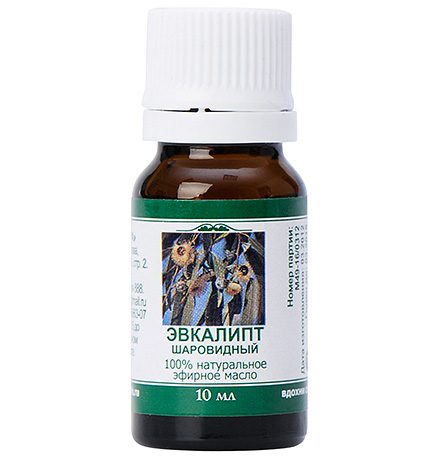 L'huile d'eucalyptus, en raison de son odeur insectifuge, est un remède populaire contre les mites.