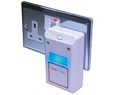 Répulsif antiparasitaire à ultrasons Riddex Pro 