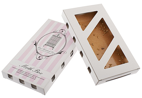 Les pièges collants ne sont efficaces que contre les papillons nocturnes, mais n'affectent pas le développement des larves.