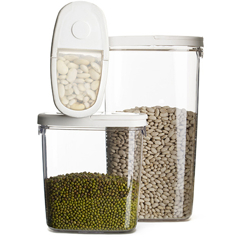 Dans de tels conteneurs d'Ikea, les céréales seront protégées des mites