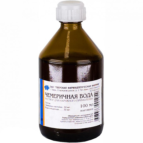 L'eau d'hellébore peut être utilisée pour repousser les poux adultes