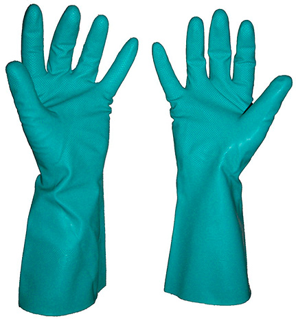 Lorsque vous travaillez avec du kérosène et de l'alcool dénaturé, un équipement de protection individuelle doit être utilisé et tous les travaux doivent être effectués loin des sources d'incendie