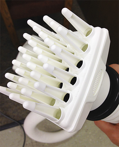 Un sèche-cheveux spécial développé aux États-Unis ne tue pas les poux, mais les affaiblit considérablement