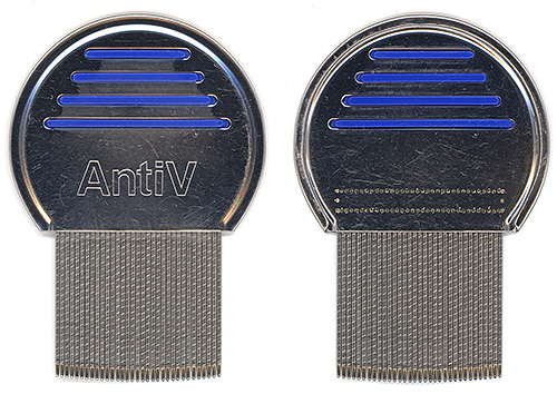 Pour éliminer les poux et les lentes affaiblis et morts des cheveux, utilisez des peignes spéciaux.