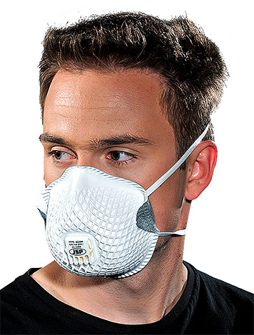 Si vous décidez toujours de détruire vous-même les punaises de lit, assurez-vous d'utiliser un équipement de protection individuelle.