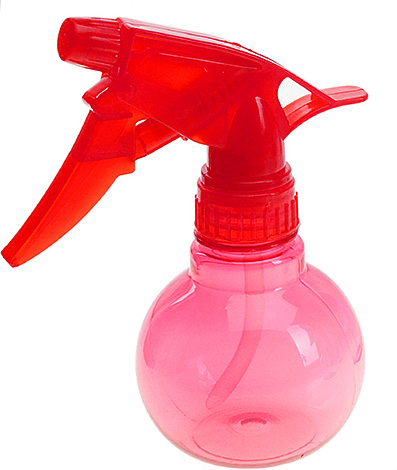 Pour lutter contre les guêpes sur le balcon, il est préférable d'utiliser une solution insecticide, ou une préparation aérosol prête à l'emploi en bidon.