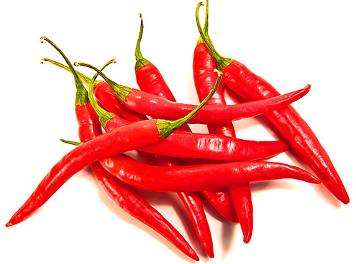 Un autre remède populaire contre les guêpes et les frelons est le poivron rouge, qui a la capacité de faire fuir ces insectes (et parfois ils l'attaquent simplement).