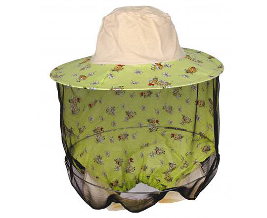 Lors de l'auto-extermination des guêpes, utilisez un masque d'apiculteur.