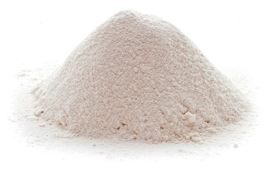 Certaines poudres insecticides fonctionnent bien pour fabriquer des appâts empoisonnés.