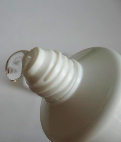 Les gels utilisés pour graver les cafards seront assez efficaces contre les guêpes.