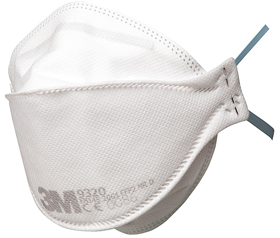 Pour éviter les problèmes de santé, il est impératif d'utiliser un respirateur lors du traitement d'une pièce contre les cafards.