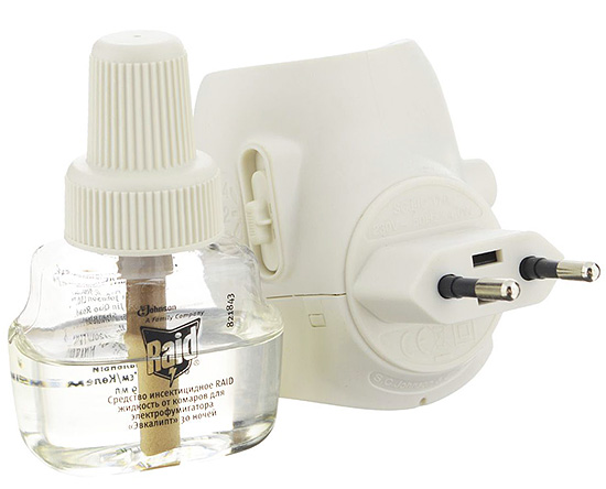 La photo montre un exemple de fumigateur électrique Raid