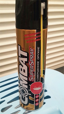 Kombat Superspray se concentre sur la destruction des insectes rampants.