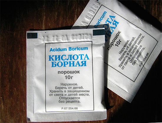 Par exemple, l'acide borique ou un autre insecticide inodore peut être utilisé dans les appâts empoisonnés pour tuer les guêpes.