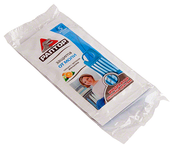 Pour protéger les armoires avec des vêtements des mites, vous pouvez utiliser des sections spéciales.