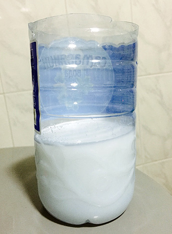 Voici à quoi ressemble la solution de Zonder après avoir dilué le concentré avec de l'eau.