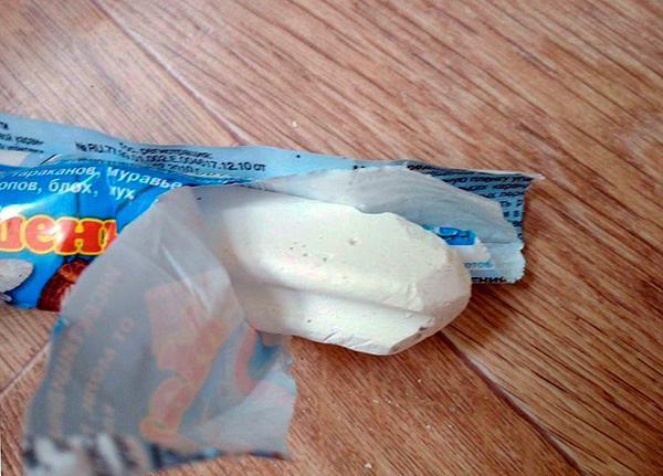 Pour une protection fiable de la pièce contre les cafards, il est nécessaire de définir toutes les voies possibles de pénétration des insectes autour du périmètre.