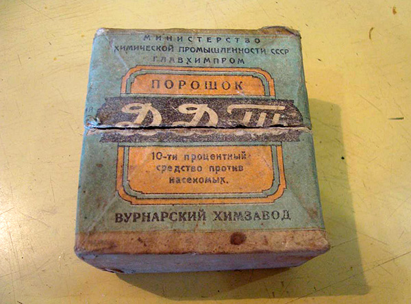 Poussière (DDT), désormais interdit d'utilisation.