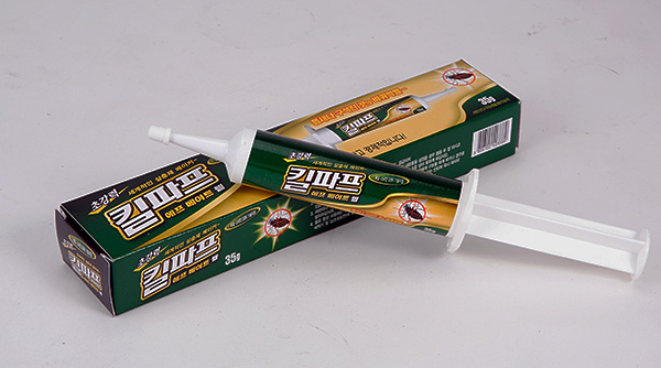 Aujourd'hui, vous pouvez également acheter divers gels chinois de cafards et de fourmis ...