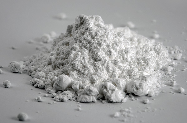 Voyons ce qu'il est utile de savoir avant d'acheter de la poussière de cafards...