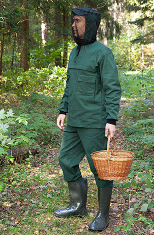 Afin de vous protéger de manière fiable contre les piqûres de tiques dans la forêt, il est conseillé de porter des vêtements de protection spéciaux.