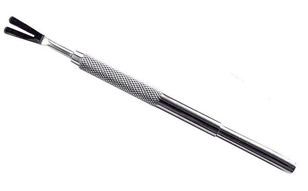 Il est pratique d'utiliser un téléscripteur en métal dans une clinique vétérinaire, mais il ne convient pas pour un transport constant avec vous.