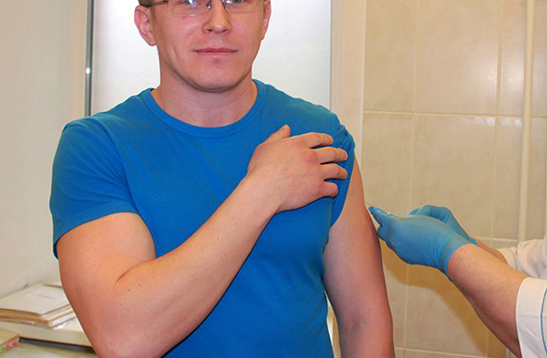 La vaccination est de loin le moyen le plus efficace de se protéger de l'encéphalite à tiques.