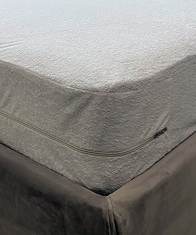 À travers les pores du tissu de la housse, aucun insecte ne peut pénétrer dans le matelas